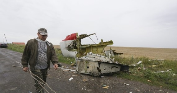 Prorosyjscy rebelianci wywożą z miejsca katastrofy malezyjskiego samolotu ciała ofiar – poinformował ukraiński rząd. Według niego separatyści nie zezwalają na rozpoczęcie śledztwa.