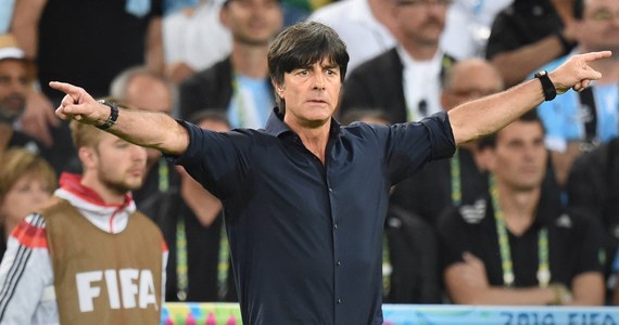 Szef niemieckiej federacji piłkarskiej (DFB) Wolfgang Niersbach nie ma wątpliwości, że Joachim Loew pozostanie trenerem mistrzów świata i poprowadzi ich jesienią w spotkaniach eliminacji Euro 2016, m.in. z Polską.   