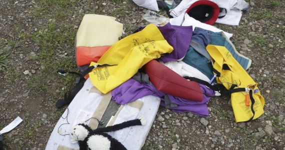 Po prawie dwóch dobach od katastrofy na wschodniej Ukrainie malezyjskiego samolotu pasażerskiego działającym w miejscu zdarzenia ratownikom udało się dotychczas odnaleźć tylko 186 ciał jego pasażerów - podały rano ukraińskie władze. Samolotem podróżowało 298 osób. Wszyscy zginęli. 