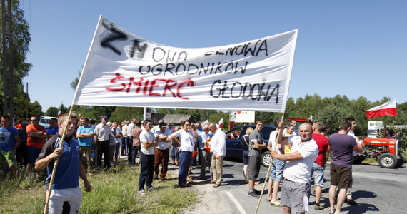 Do jutra do godz. 20 rolnicy zapowiadają protest na drodze krajowej nr 19. W miejscowości Kózki w mazowieckiem blokują przejście dla pieszych i skrzyżowanie.  