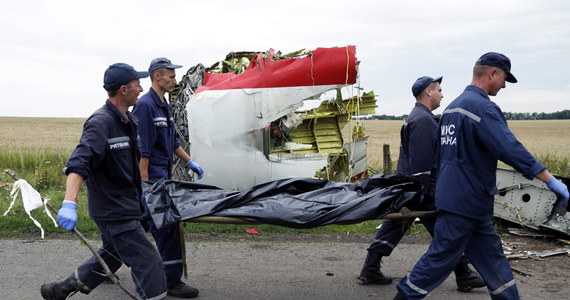 Malezyjskie linie Malaysia Airlines opublikowały na swojej stronie internetowej pełną listę pasażerów i członków załogi Boeinga 777, który w czwartek został zestrzelony nad wschodnią Ukrainą. Na liście obejmującej 298 nazwisk nie ma polskich obywateli.