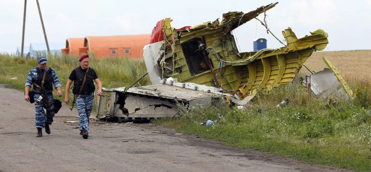 Jeżeli Europa - a przynajmniej te kraje, których obywatele zginęli w katastrofie malezyjskiego samolotu nie zabezpieczy miejsca katastrofy, to za chwilę zrobi to Władimir Putin ze swoimi "mirotworcami". W Charkowie już powinny lądować oddziały wojskowe NATO, wysłane w porozumieniu z Kijowem. Nie w celu prowadzenia walk, ale dla odcięcia separatystów od szczątków samolotu. Wbrew pozorom tylko takie zdecydowane kroki otrzeźwiłyby władze na Kremlu i wcale nie rozpoczęłaby się żadna kolejna wojna światowa - jak wieszczą niektórzy.