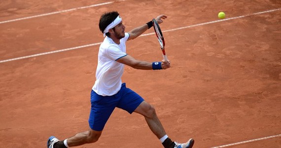 Argentyńczyk Leonardo Mayer pokonał najwyżej rozstawionego Hiszpana Davida Ferrera 6:7 (3-7), 6:1, 7:6 (7-4) w finale tenisowego turnieju ATP w Hamburgu.
