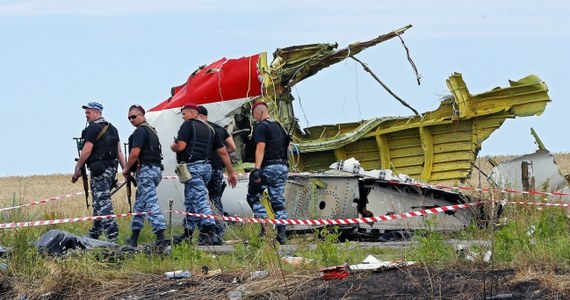 Dowódcy pomylili malezyjski samolot z maszyną transportową ukraińskiego wojska - tak stwierdził jeden z prorosyjskich separatystów, z którym rozmawiał wysłannik włoskiego dziennika "Corriere della Sera". "Trafiliśmy w samolot Kijowa, tak powiedzieli nam nasi dowódcy. Myśleliśmy, że zobaczymy ukraińskich pilotów lądujących na spadochronach, a tymczasem natknęliśmy się na zwłoki cywilów” – stwierdził mężczyzna.