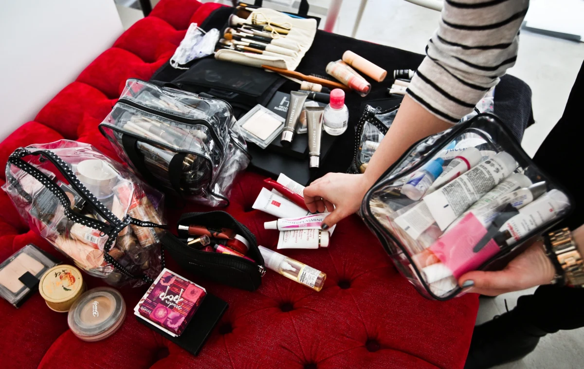 Chętniej niż inne narody kupujemy kosmetyki rodzimych marek. U naszych sąsiadów i w Europie Zachodniej światowe marki rządzą. Mają po 80 procent rynku, a u nas - tylko połowę - pisze "Gazeta Wyborcza".