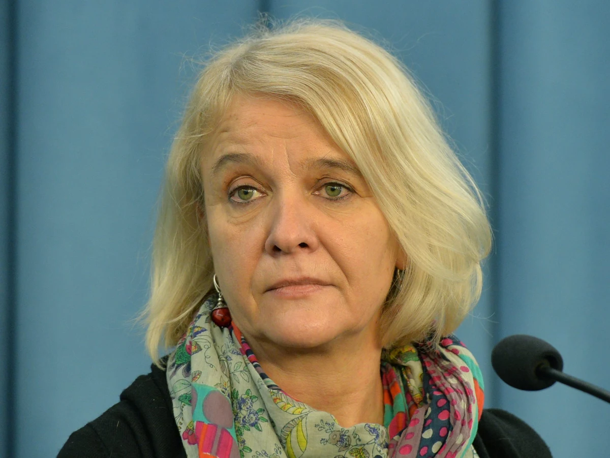 Dyrektor poznańskiego Teatru Ósmego Dnia Ewa Wójciak została odwołana ze stanowiska. Według prezydenta miasta, naruszyła ona zapisy statutu placówki. Wójciak twierdzi, że władze szukały pretekstu, by ją zwolnić. 