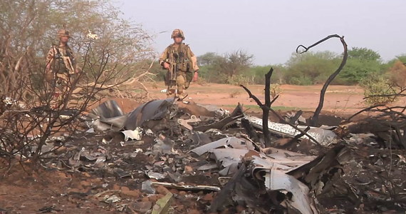 Załoga samolotu linii Air Algerie, który rozbił się w Mali, chciała zawrócić z drogi, zanim utracono z pilotami kontakt i pogoda się pogorszyła – oświadczył minister spraw zagranicznych Francji Laurent Fabius. W katastrofie zginęło 118 osób. 