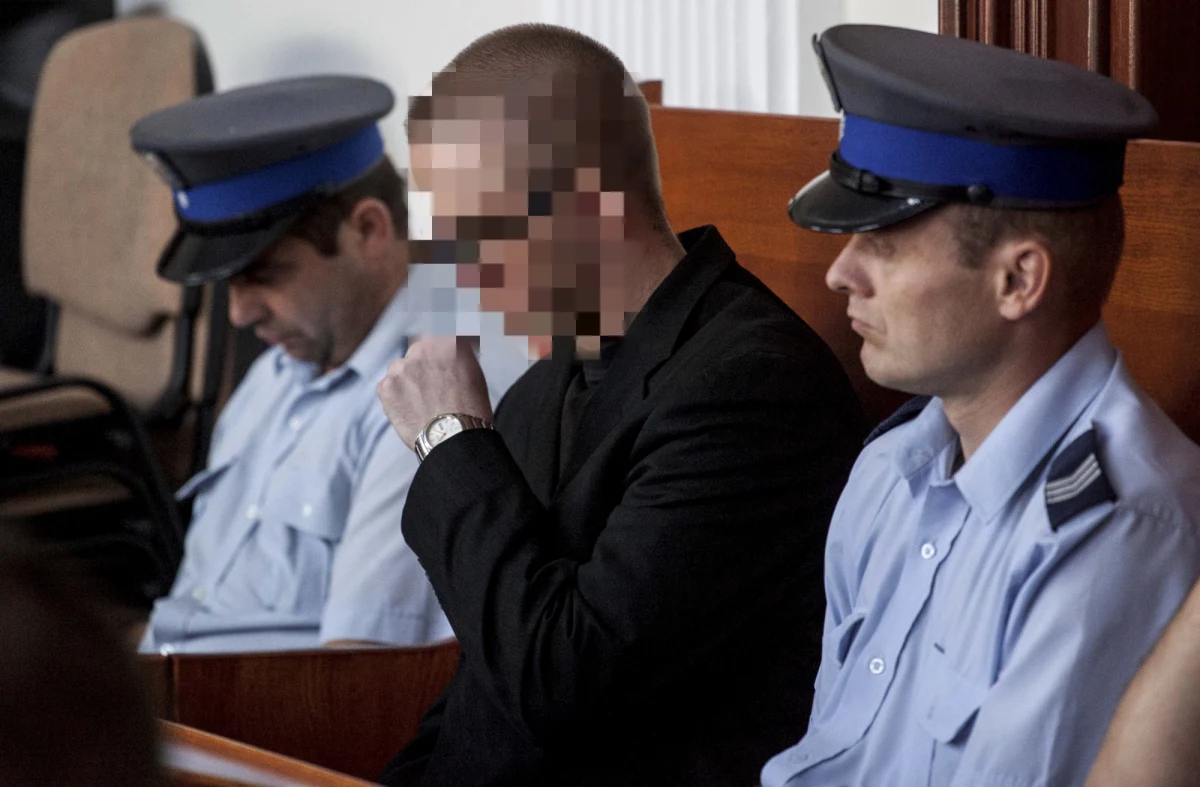 Proces w sprawie usiłowania zabójstwa 23-latka przez pracodawcę rozpoczął się w sądzie w Radomiu. Dominik B. został brutalnie pobity przez pracodawcę i jego współpracownika, gdy upomniał się o wypłatę. Oskarżonym grozi kara co najmniej 8 lat więzienia. 