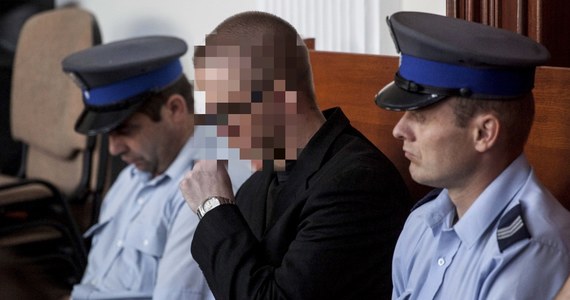 Proces w sprawie usiłowania zabójstwa 23-latka przez pracodawcę rozpoczął się w sądzie w Radomiu. Dominik B. został brutalnie pobity przez pracodawcę i jego współpracownika, gdy upomniał się o wypłatę. Oskarżonym grozi kara co najmniej 8 lat więzienia. 