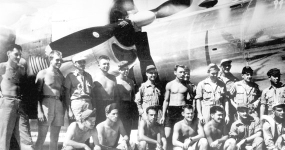 Nie żyje ostatni członek załogi samolotu "Enola Gay", z którego 6 sierpnia 1945 roku zrzucono pierwszą w historii bombę atomową na japońskie miasto Hiroszima. Theodore Van Kirk zmarł w poniedziałek w domu opieki w stanie Georgia. Miał 93 lata.