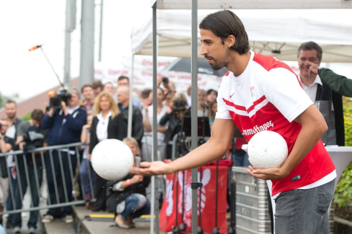 Gwiazdor Realu Madryt Sami Khedira został w nietypowy sposób uhonorowany przez mieszkańców miejscowości, w której się wychował. Jego imieniem nazwano tamtejszy stadion.