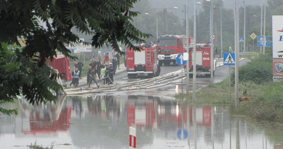Przeszło 300 razy interweniowali strażacy w Małopolsce w związku z ulewami. Największe szkody nawałnice wyrządziły w rejonie Wadowic. 