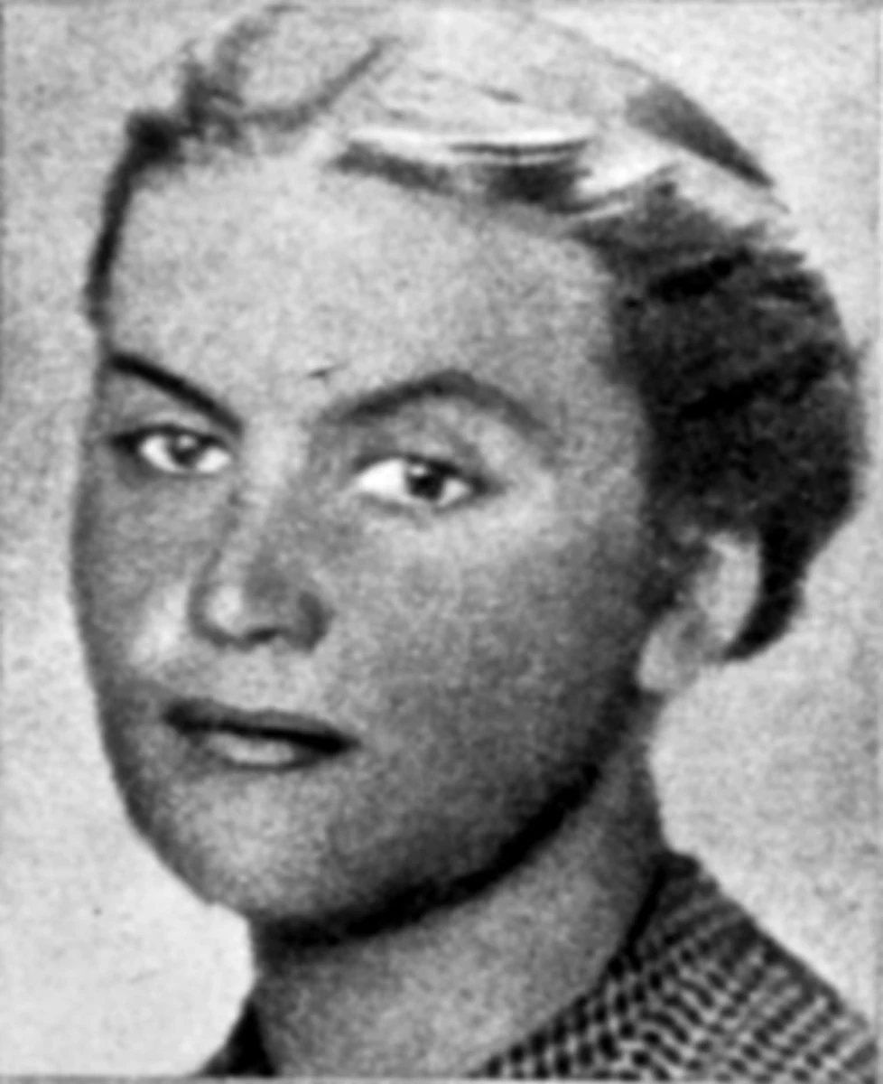 70 lat temu, drugiego dnia Powstania Warszawskiego, zginęła Krystyna Krahelska - harcerka, poetka, żołnierz AK, autorka jednej z najpopularniejszych piosenek Polski Walczącej "Hej  chłopcy, bagnet na broń!". Jej twarz uwieczniona została w stojącym nad Wisłą pomniku warszawskiej Syreny.  