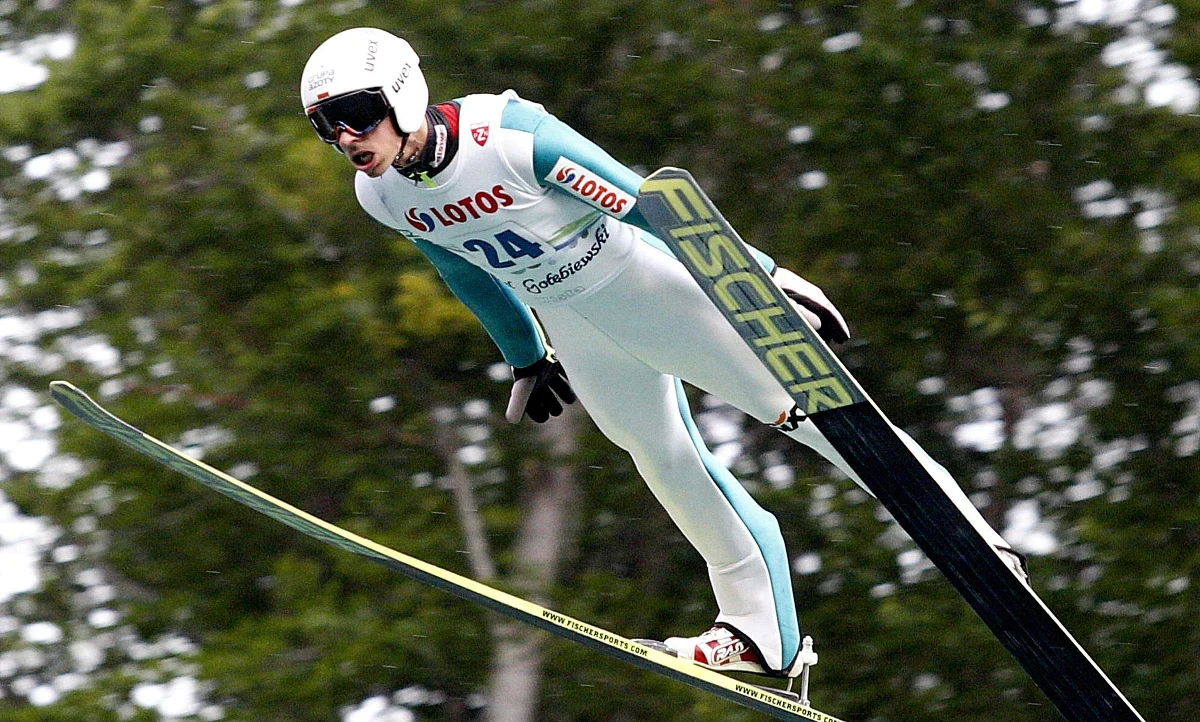 Piotra Żyła wygrał konkurs Letniego Pucharu Kontynentalnego w skokach narciarskich w Wiśle-Malince. Drugi był Słoweniec Mitja Meznar, a na czterech kolejnych miejscach uplasowali się Polacy.