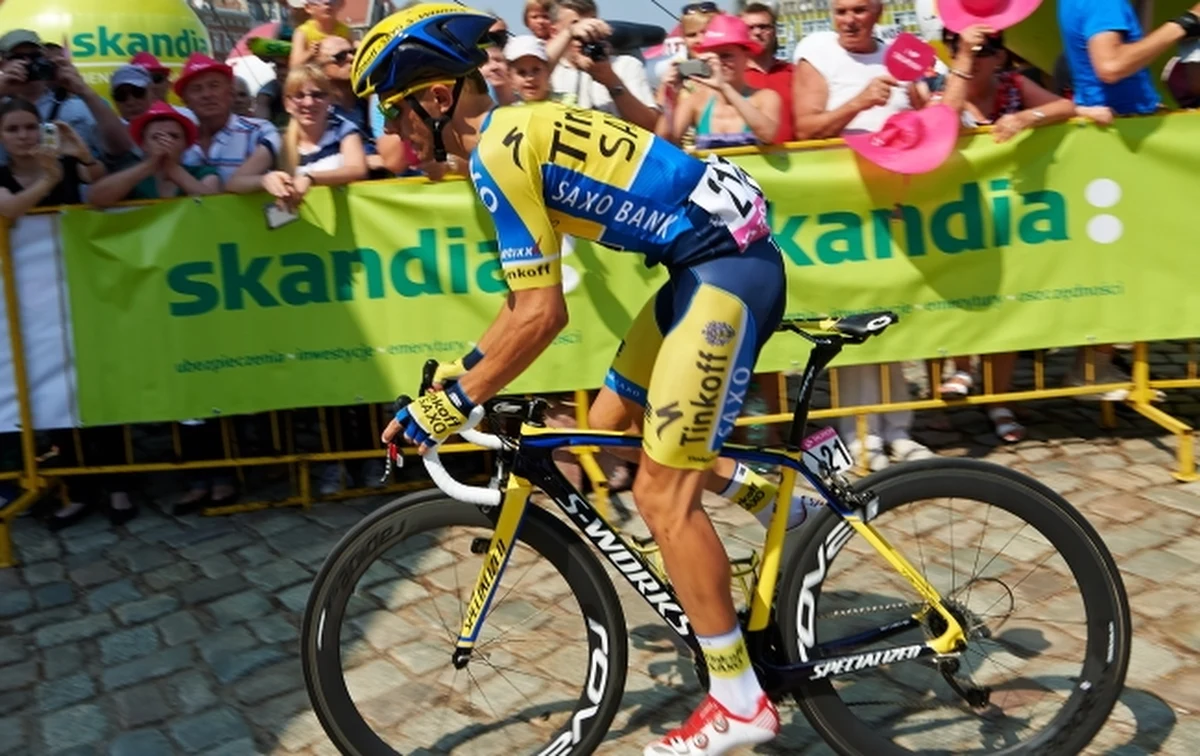 Rafał Majka podpisał trzyletni kontrakt z zawodową grupą kolarską Tinkoff-Saxo. "Rafał jest jednym z największych talentów w kolarstwie i wykazał wielki potencjał przed ostatnie dwa lata. W nadchodzących sezonach może walczyć o zwycięstwa w generalnej klasyfikacji największych wyścigów" – czytamy w komunikacie zespołu. 