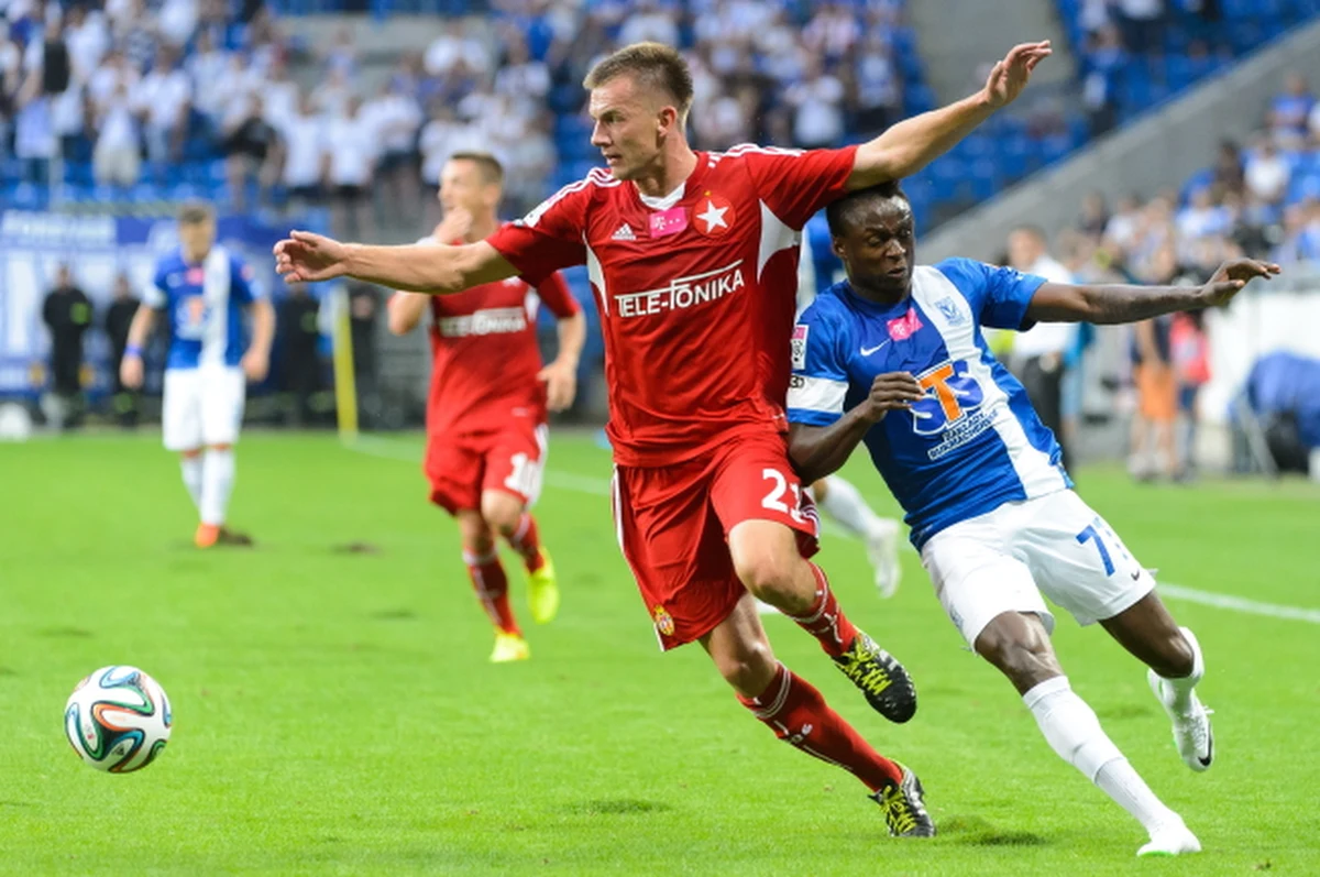 Wisła Kraków pokonała Lecha Poznań 3:2 w 3. kolejce ekstraklasy. "Nie wyróżnię żadnego zawodnika, cała drużyna dała z siebie wszystko" - mówił po meczu trener "Białej Gwiazdy", Franciszek Smuda. 