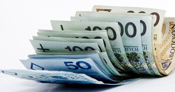 „Wypłata emerytur w Polsce w żadnym wypadku nie jest zagrożona” – oświadczył rzecznik Zakładu Ubezpieczeń Społecznych Jacek Dziekan. Odniósł się w ten sposób do raportu Najwyższej Izby Kontroli, w którym wskazano, że w dłuższej perspektywie w kasie ZUS-u może zabraknąć pieniędzy na wypłaty świadczeń. 