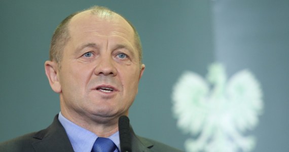 Minister rolnictwa Marek Sawicki napisał listy do komisarzy Unii Europejskiej z prośbą o spotkanie w związku z wprowadzeniem przez Federację Rosyjską embarga na polskie owoce i warzywa. Pisma zostały skierowane do komisarza ds. zdrowia Tonio Borga, ds. rolnictwa i rozwoju obszarów wiejskich Daciana Ciolosa oraz ds. handlu Karla De Guchta.