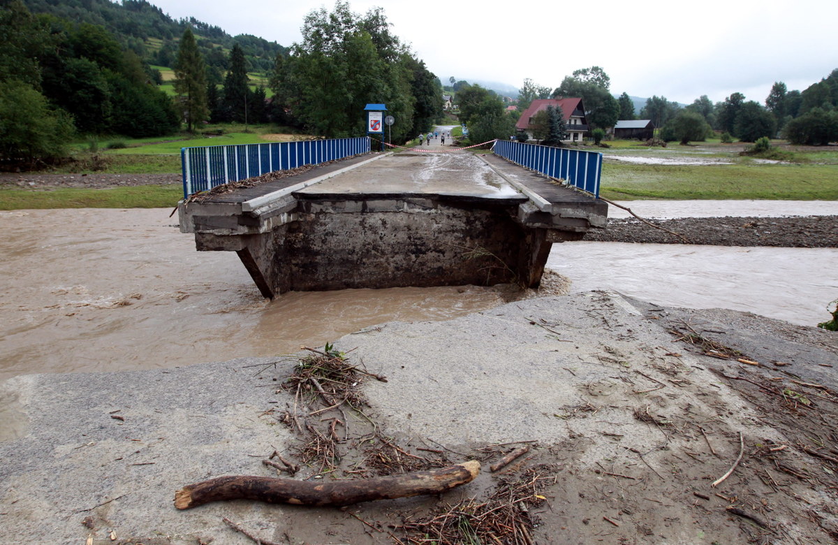 Zerwany Most W Kasince Malej Wiadomosci Pogodowe