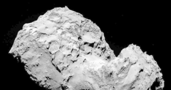 Sensacyjna premiera naukowa w kosmosie! Europejskiej sondzie kosmicznej Rosetta udało się wejść na orbitę pędzącej z prędkością 55 000 km/godzinę komety o nazwie 67P/Czuriumow-Gierasimienko w celu zbadania powierzchni jej jądra. Ma to dostarczyć ważnych informacji o powstaniu i ewolucji Układu Słonecznego.