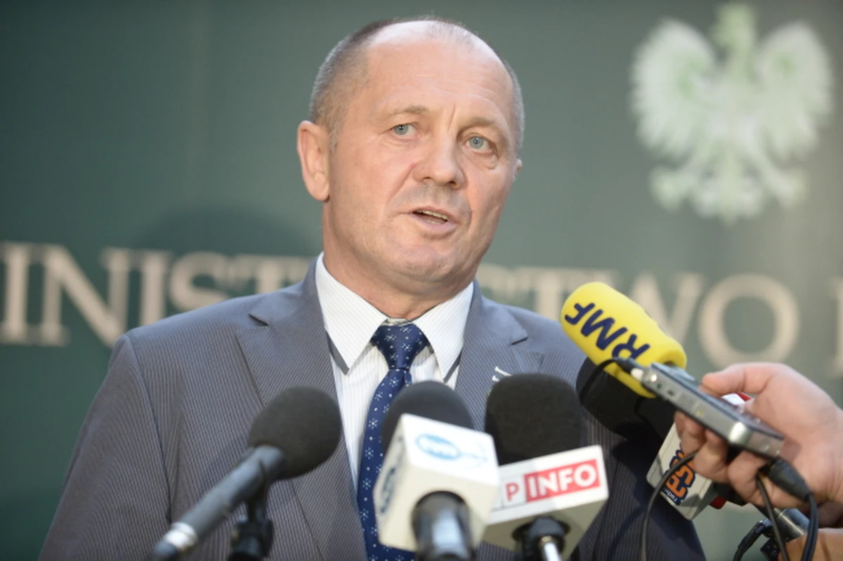 "Być może celem Putina jest włączenie w wojnę handlową krajów bałkańskich, bo wszystko wskazuje na to, że kraje bałkańskie nie będące jeszcze członkami Unii Europejskiej mogą być wykorzystywane przez Rosję do zakupów żywności"- powiedział Marek Sawicki komentując dekret rosyjskiego prezydenta o embargu na produkty rolne z krajów Unii, które nałożyły sankcje na Rosję. "To wszystko może być elementem gry Putina, będzie na pewno próbował Europę dzielić" – dodał.  