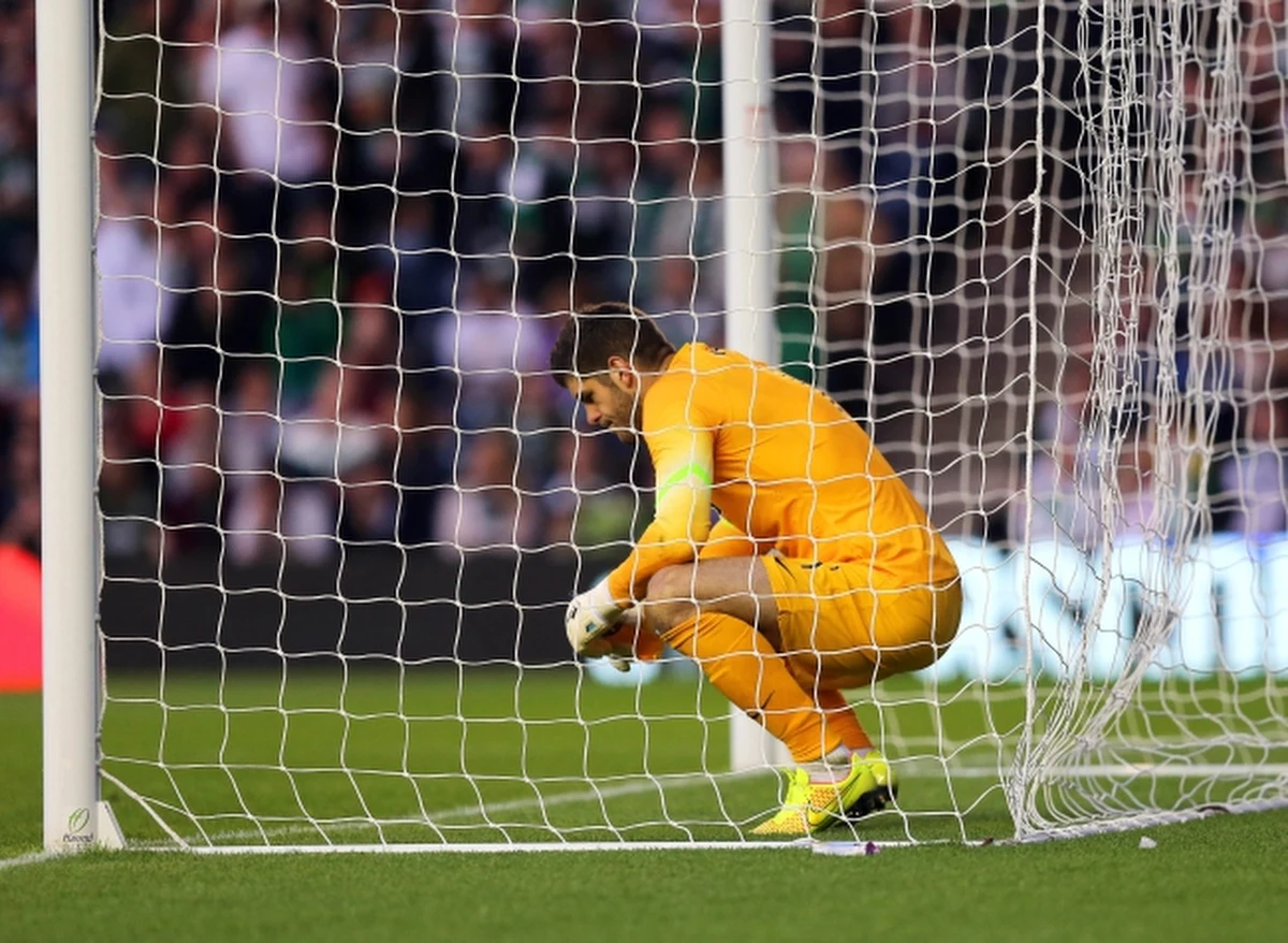 „Deklasacja - bo tak trzeba nazwać wynik 6:1 w dwumeczu, tak mocnego i uznanego w Europie zespołu, jakim jest Celtic, robi wrażenie" – mówił po spotkaniu Legii Warszawa z Celtikiem Glasgow skrzydłowy reprezentacji Polski Kamil Grosicki. "Teraz jest ogromna szansa, aby wreszcie polska drużyna zagrała w tych Lidze Mistrzów. Rywale, na których może trafić Legia, na pewno są w jej zasięgu” – dodał. 