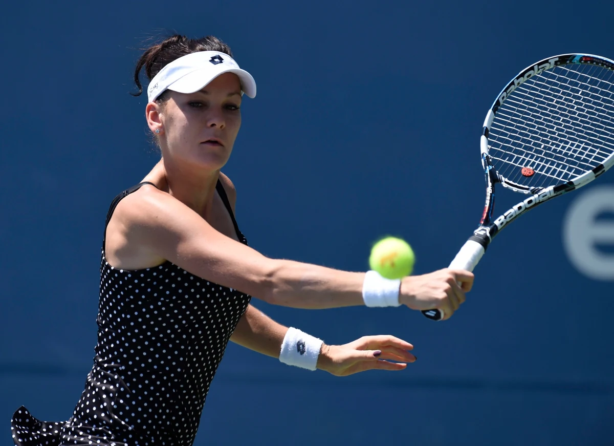 Rozstawiona z numerem trzecim Agnieszka Radwańska awansowała do ćwierćfinału turnieju WTA Tour na twardych kortach w Montrealu. W 1/8 finału pokonała mającą polskie korzenie niemiecką tenisistkę Sabine Lisicki 6:1, 3:6, 6:3.