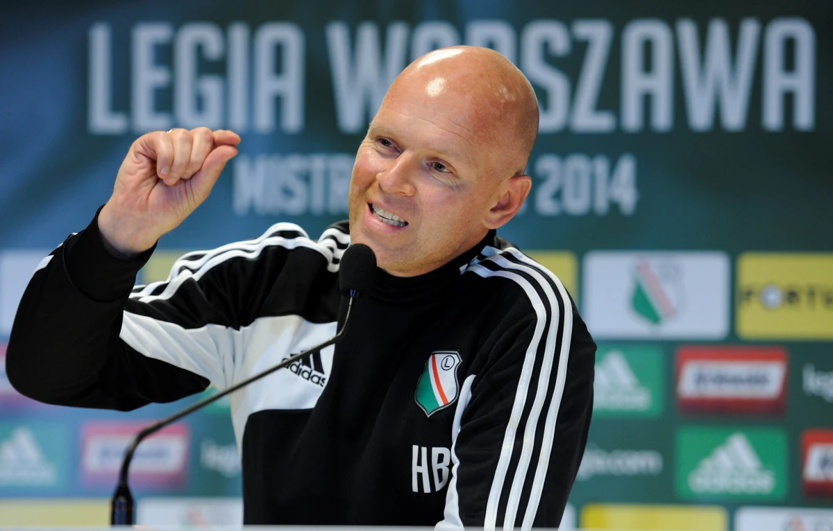 "Młodzi zawodnicy przyszli dziś do mnie ze łzami w oczach" - powiedział Henning Berg. Trener Legii zapowiedział też odwołanie od decyzji UEFA, która przyznała walkower Celtikowi Glasgow. "To nielogiczne, nierozsądne, nieprawidłowe, niesprawiedliwe, niezgodne z zasadami fair play - po prostu naszym zdaniem to zła decyzja, dlatego będziemy walczyć wszystkimi dostępnymi sposobami" – oświadczył.