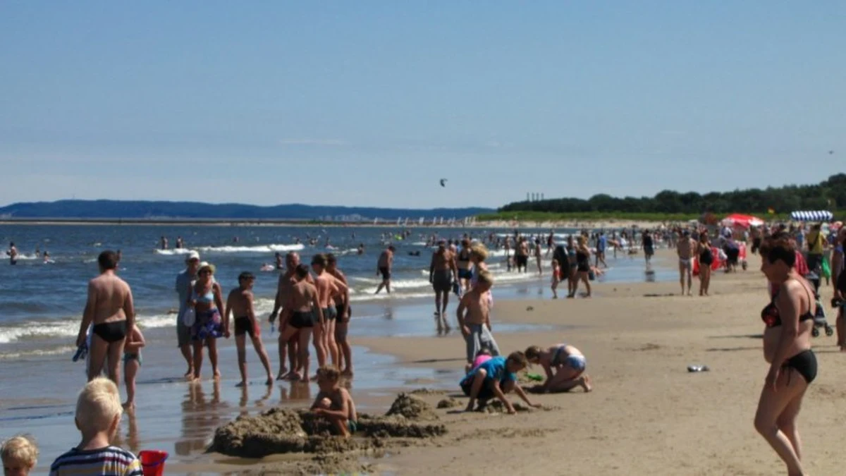 To przyrodniczy ewenement. Plaża w Świnoujściu jest prawdopodobnie najpiękniejszą, a na pewno najszerszą plażą nad Bałtykiem. To nawet 160 metrów drobniutkiego i miękkiego piachu, nanoszonego tu przez morskie fale.