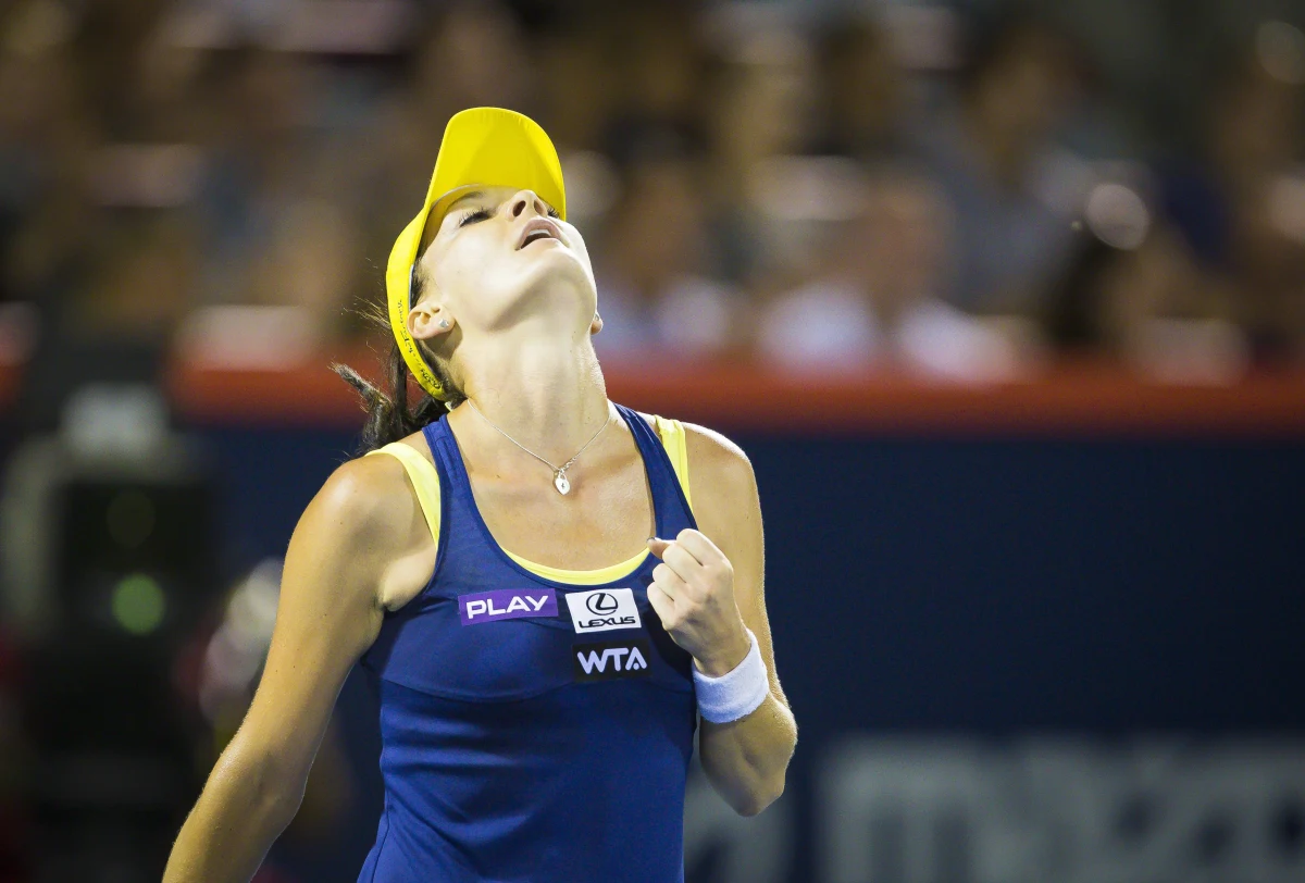 Rozstawiona z numerem trzecim Agnieszka Radwańska podkreśliła, że zwycięstwo nad Rosjanką Jekateriną Makarową w półfinale turnieju WTA Tour w Montrealu nie przyszło jej łatwo i kosztowało sporo wysiłku. "Musiałam je wybiegać" - oceniła polska tenisistka. 