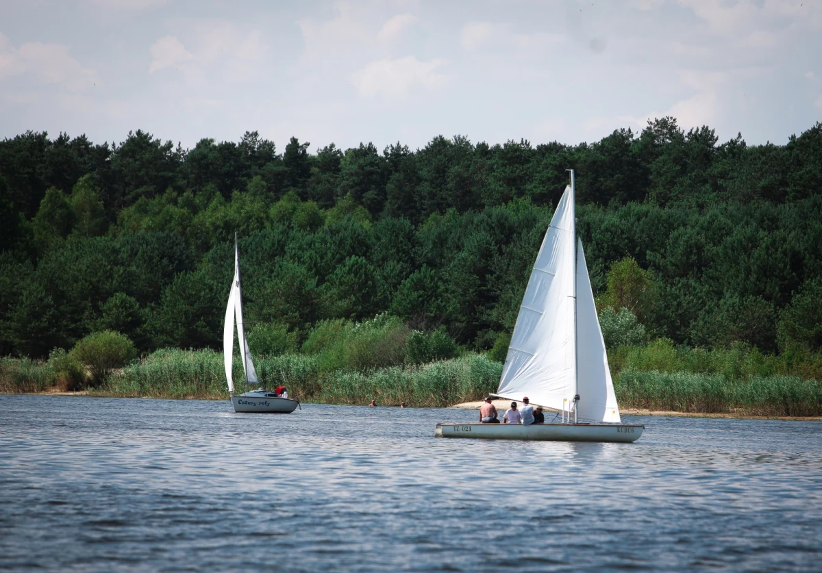 Tragedia na Zalewie Sulejowskim niedaleko Bronisławowa w Łódzkiem. Utonął tam 29-letni mężczyzna. 