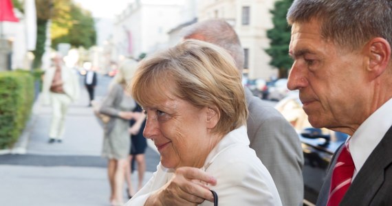 Wiceprzewodniczący klubu parlamentarnego CDU/CSU Michael Fuchs na łamach tygodnika "Der Spiegel" zarzucił kanclerz Niemiec Angeli Merkel brak odwagi i unikanie w związku z tym podejmowania niepopularnych decyzji. Domaga się nowej polityki gospodarczej.  
