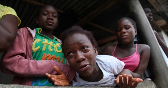 Epidemia Eboli, która rozprzestrzenia się w zachodniej Afryce, może mieć swój początek w Gwinei. Wszystko zaczęło się od chorego 2-latka – twierdzą eksperci w publikacji na łamach „New England Journal of Medicine”.