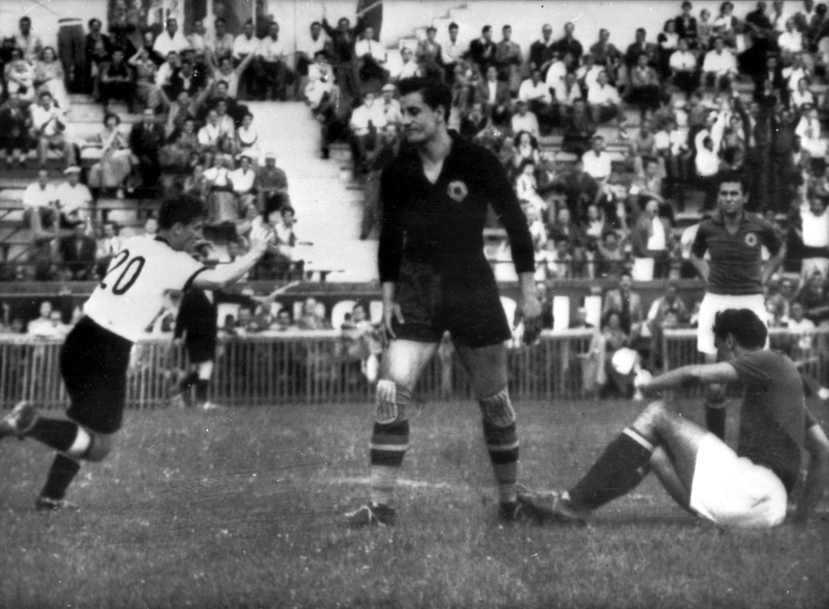Zmarł znany chorwacki bramkarz, wicemistrz olimpijski z Helsinek (1952 r.) Vladimir Beara - poinformowała "Slobodna Dalmacija". Miał 85 lat.
