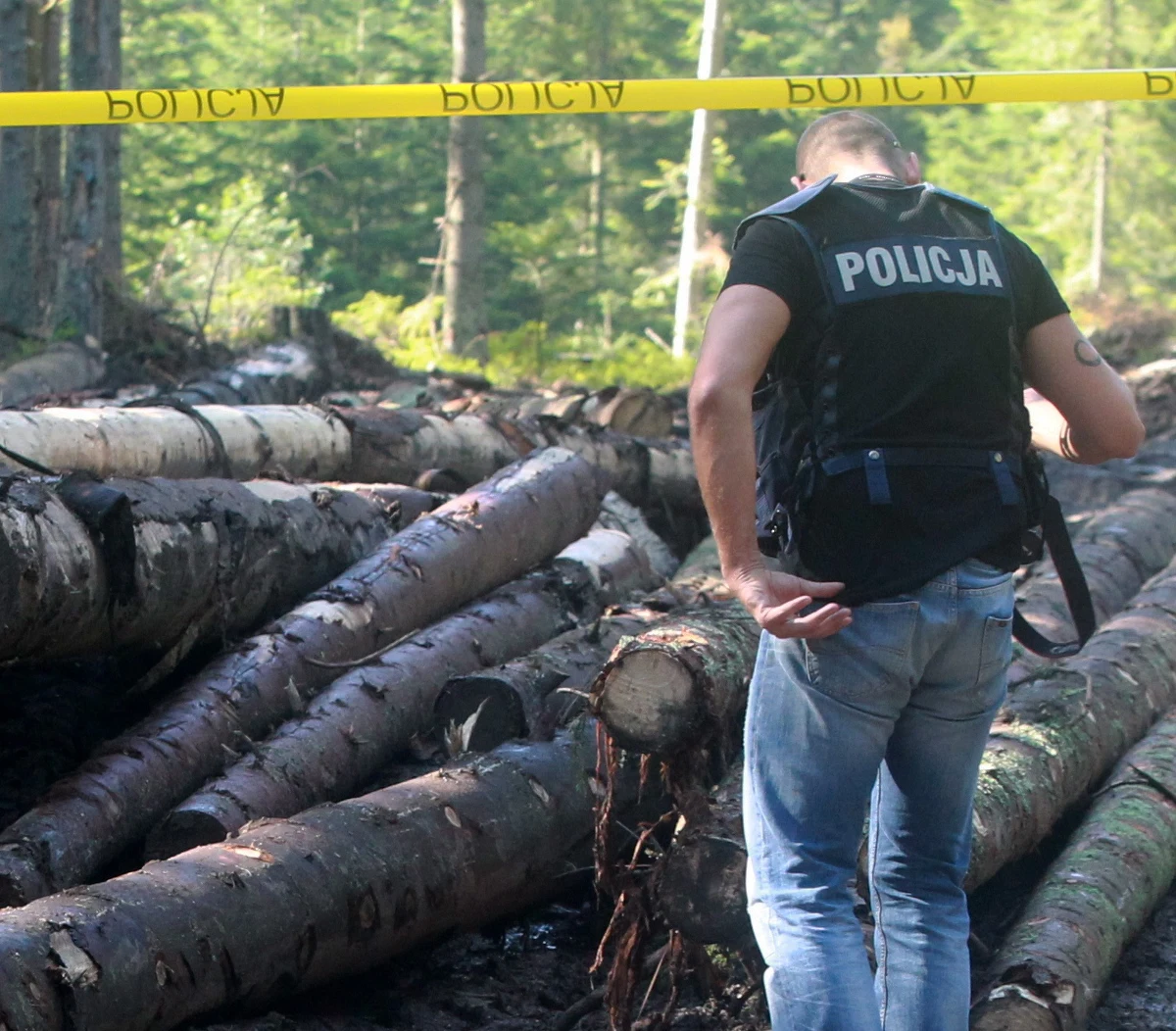 Policja zna już tożsamość chłopaka znalezionego w okolicach szklaku na Halę Gąsienicową. To 16-latek z miejscowości Ząb. Jego tożsamość udało się ustalić dzięki telefonowi komórkowemu, który miał przy sobie.
