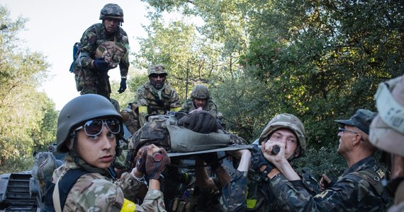 Ukraińska armia twierdzi, że okrążyła milionowe miasto Donieck, które jest opanowane przez separatystów. Mieszkańcy natomiast donoszą o walkach na przedmieściach.