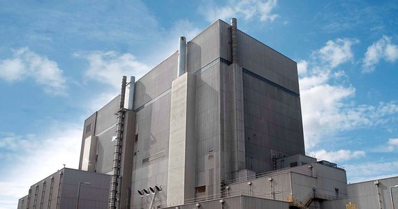 Francuski koncern EDF wyłączył dwie z ośmiu swoich brytyjskich elektrowni atomowych. Powodem były pęknięcia w wytwornicy pary jednego z reaktorów elektrowni Heysham 1 na północy Anglii. Wyłączona została także elektrownia Hartlepool.