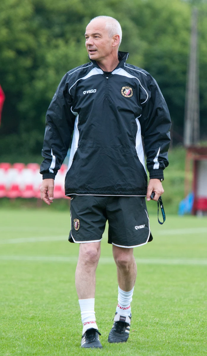 Krzysztof Chrobak został tymczasowym trenerem piłkarzy Lecha Poznań - poinformował wielkopolski klub. Zastąpił na tym stanowisku Mariusza Rumaka, z którym we wtorek rozwiązano kontrakt. 