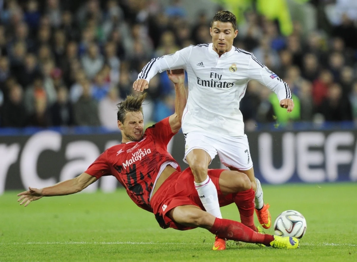 Piłkarze Realu Madryt zdobyli Superpuchar UEFA, pokonując w Cardiff inny hiszpański zespół Sevilla FC 2:0 (1:0). Obie bramki zdobył Cristiano Ronaldo. 