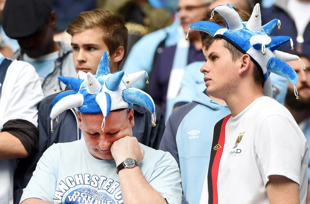 Manchester United opublikował nowy regulamin, w którym zakazuje kibicom wnosić na stadion Old Trafford m.in. laptopy i tablety. Występujący w angielskiej ekstraklasie piłkarskiej klub argumentuje, że ma to zapewnić bezpieczeństwo wszystkim widzom. 