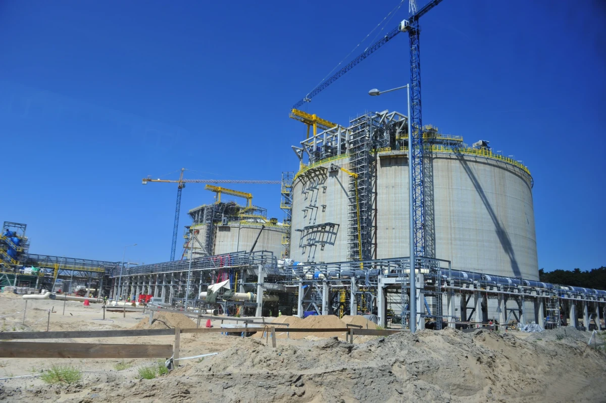 Jeśli konflikt ukraińsko-rosyjski doprowadzi do wstrzymania tranzytu rosyjskiego gazu do Europy przez Ukrainę, gigantyczne kłopoty czekają Słowację, Węgry, Austrię i Czechy. W Polsce krajowe wydobycie powinno pozwolić utrzymać dostawy dla ludności, ale gospodarka może ponieść ogromne straty. Jak Polska jest przygotowana na taki kryzys? Michał Zieliński pytał o to eksperta ds. gazu i byłego członka rządu Piotra Woźniaka. 