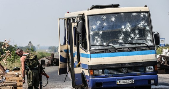 Pod Donieckiem separatyści złapali w pułapkę i ostrzelali autobus z żołnierzami Gwardii Narodowej. Zginęło co najmniej 12 osób. Prorosyjscy separatyści grożą: „Tak będzie z każdym” i filmują się na tle zabitych.