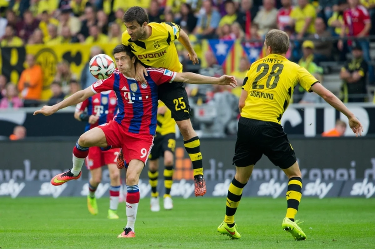 Łukasz Piszczek zanotował asystę w wygranym przez Borussię Dortmund 2:0 (1:0) meczu o piłkarski Superpuchar Niemiec przeciwko Bayernowi Monachium. W zespole z Bawarii zadebiutował Robert Lewandowski, który przeniósł się do mistrzów kraju właśnie z BVB. 