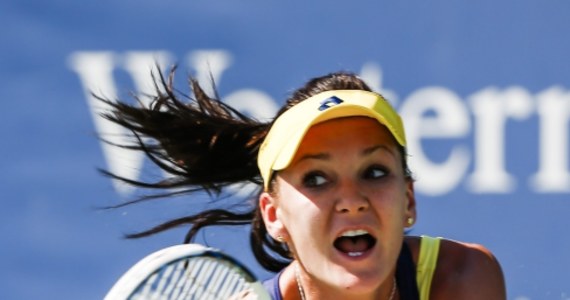 Rozstawiona z numerem czwartym Agnieszka Radwańska wygrała z Japonką Kurumi Narą 6:2, 6:2 w drugiej rundzie turnieju tenisowego WTA Tour Premier na kortach twardych w Cincinnati (pula nagród 2,567 mln dolarów). W 1/8 finału przeciwniczką Radwańskiej będzie Niemka Sabine Lisicki. 