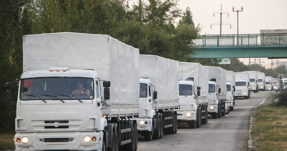 Jak informuje agencja AFP, powołując się na własne źródła, rosyjski konwój złożony z ok. 290 ciężarówek z - jak podaje Moskwa - z pomocą humanitarną dla Ukrainy, znajduje się obecnie w Woroneżu, rosyjskim mieście odległym o ok. 300 km od granicy ukraińskiej.  
