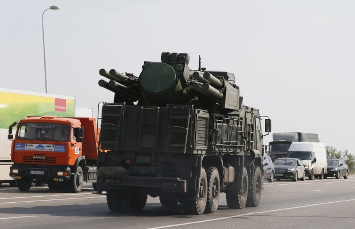 Kolumna rosyjskich pojazdów wojskowych wjechała nocą nielegalnie na Ukrainę – wynika z danych ukraińskiego sztabu operacji antyterrorystycznej. Tym samym potwierdziły się wczorajsze informacje brytyjskich korespondentów. 