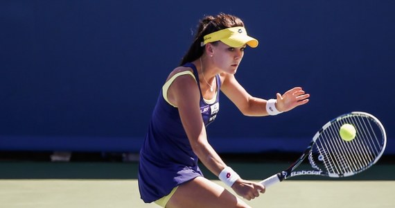Rozstawiona z numerem czwartym Agnieszka Radwańska odpadła w ćwierćfinale tenisowego turnieju WTA Tour Premier w Cincinnati (pula nagród 2,57 mln dol.). Krakowianka przegrała z Dunką polskiego pochodzenia Caroline Wozniacki 4:6, 6:7 (5-7). 