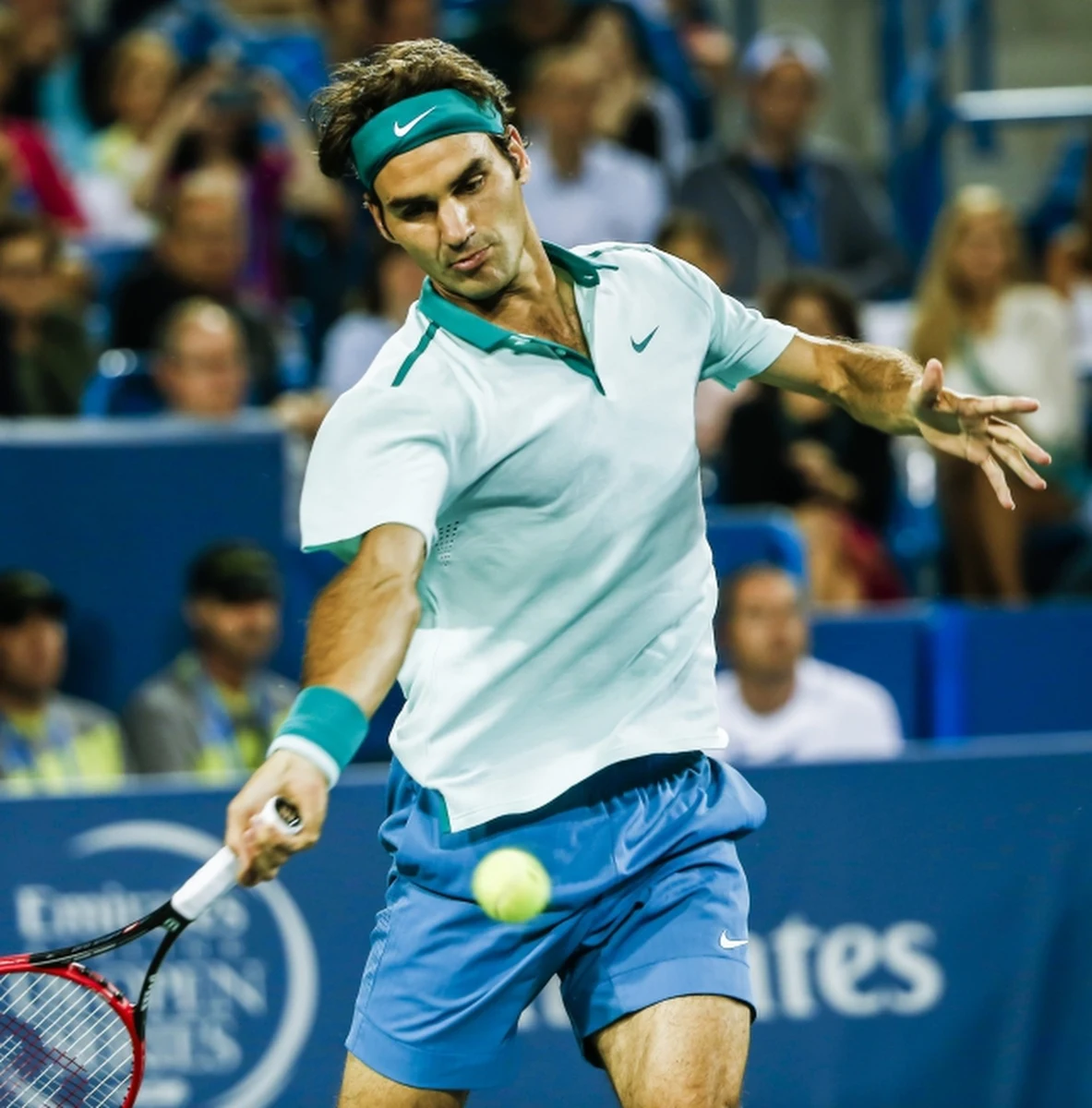 Szwajcar Roger Federer wygrał z Kanadyjczykiem Milosem Raonicem 6:2, 6:3 i awansował do finału turnieju ATP World Tour Masters 1000 na twardych kortach w Cincinnati. Rozstawiony z numerem drugim tenisista zmierzy się w nim z Hiszpanem Davidem Ferrerem.