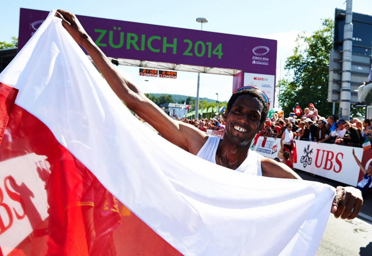 Yared Shegumo, który zdobył dla Polski srebrny medal w biegu maratońskim na mistrzostwach Europy w Zurychu ma 31-lat i pochodzi z Etiopii. Kraj swojego urodzenia musiał opuścić z powodu wojny domowej. Trafił do Polski w 1999 roku. W obozie dla uchodźców wypatrzyli go... miłośnicy biegania.