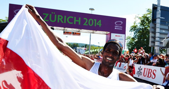 Yared Shegumo, który zdobył dla Polski srebrny medal w biegu maratońskim na mistrzostwach Europy w Zurychu ma 31-lat i pochodzi z Etiopii. Kraj swojego urodzenia musiał opuścić z powodu wojny domowej. Trafił do Polski w 1999 roku. W obozie dla uchodźców wypatrzyli go... miłośnicy biegania.